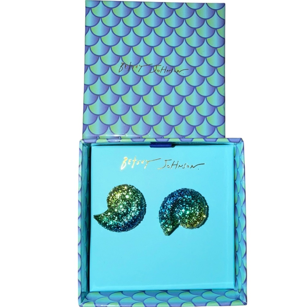 Betsey Johnson Ombre Pave Seashell Stud Earrings Blue Green Crystal 535111CB400